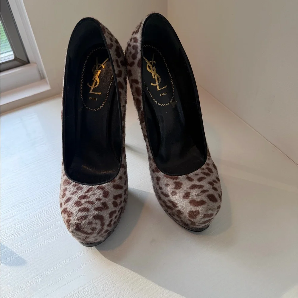 Saint Laurent Leopard print calf hair platform pumps - Picture 2 of 5